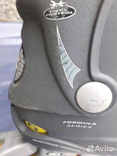 Роликовые коньки