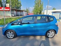 Honda Jazz 1.3 MT, 2009, 325 000 км, с пробегом, цена 678 000 руб.