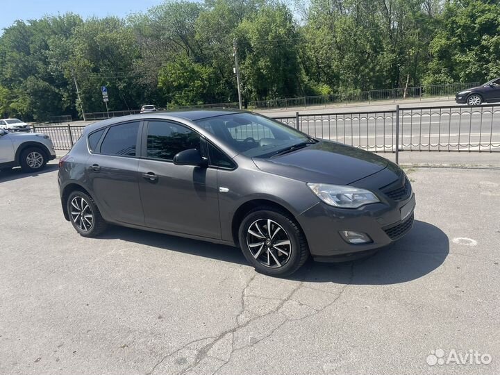 Opel Astra 1.6 AT, 2011, 232 600 км