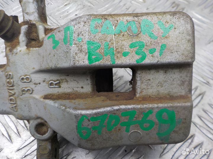 Суппорт тормозной задний правый Toyota Camry 2006