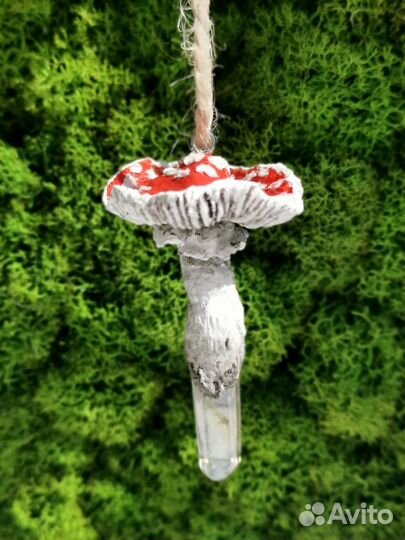 Набор елочных игрушек. Мухоморы с кристаллами