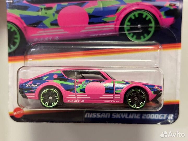 Nissan skyline 2000gt-r розовый