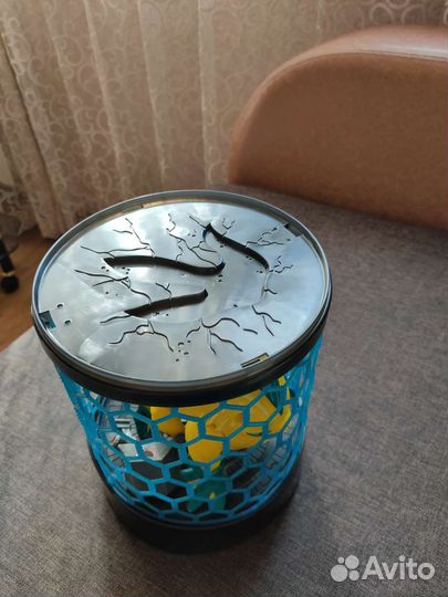 Монстры в клетке