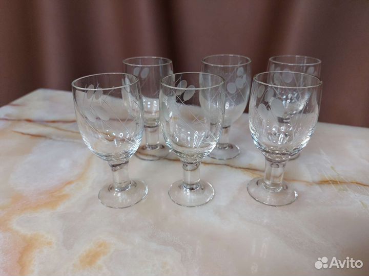 Набор хрустальных рюмок