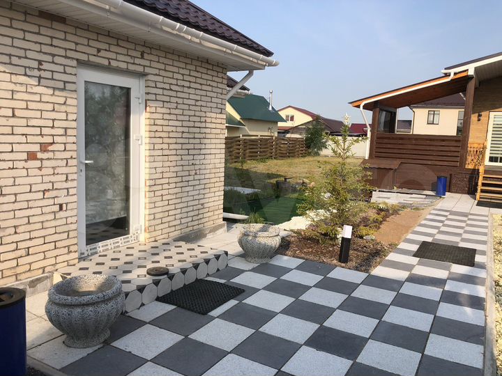 Дом 300 м² на участке 15 сот.