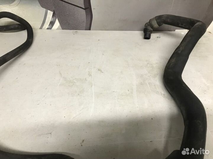 Патрубок системы охлаждения Mercedes-Benz E-Class