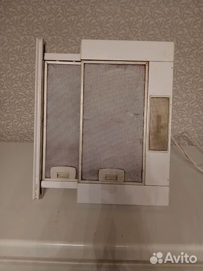 Вытяжка для кухни бу 50 см / 30см