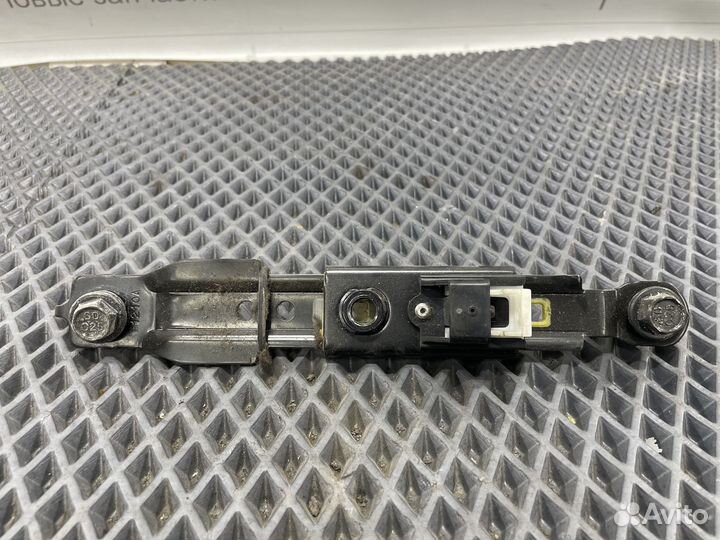 Механизм регулировки ремня безопасности Hyundai Solaris 2010-2017