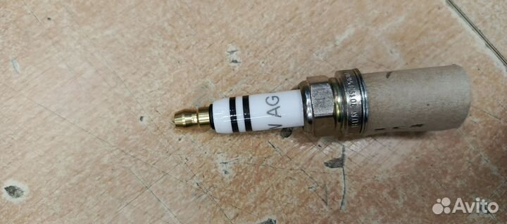 Свеча зажигания VW Caddy/Golf/Polo Skoda Fabia 1.4