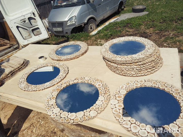 Панно из можжевельника