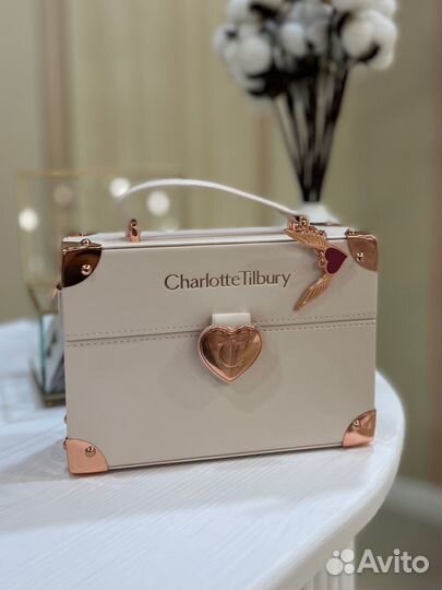 Сумка-кейс Charlotte Tilbury