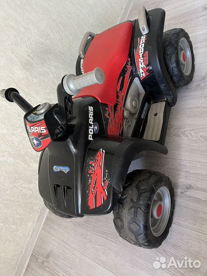 Детский квадроцикл аккумуляторный Peg Perego
