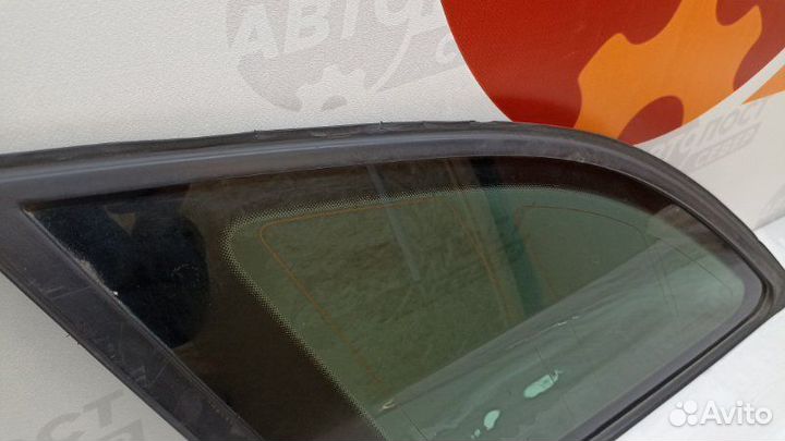 Стекло собачника левое левое Audi A4 B8