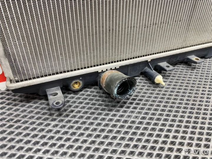 Радиатор охлаждения двигателя Honda Civic FD(4Д)