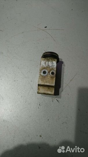 Клапан кондиционера kia rio 3 /hyundai solaris 1