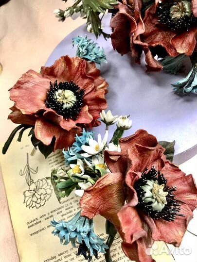 Брошь из кожи Весенний букет