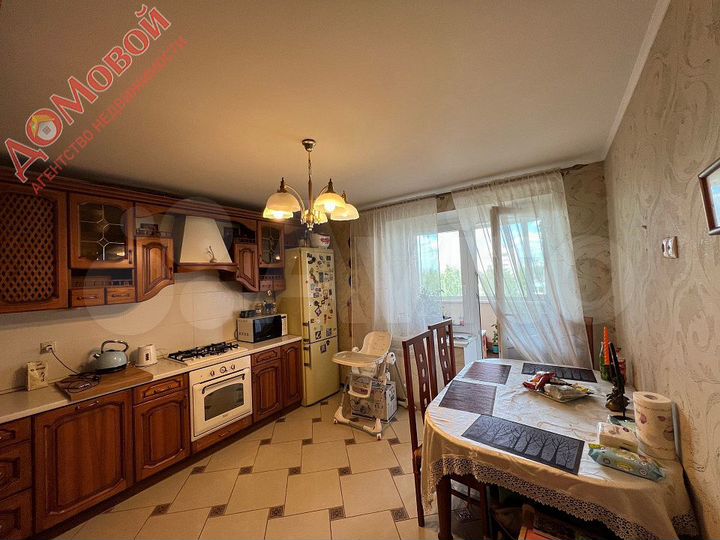 3-к. квартира, 90 м², 6/10 эт.