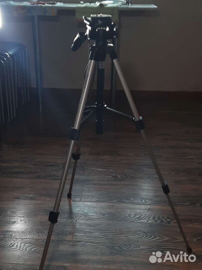 Штатив для фотоаппарата Sony с пультом управления