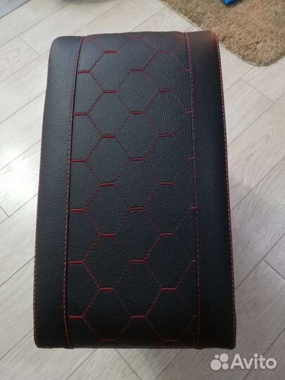 Подлокотник на весту