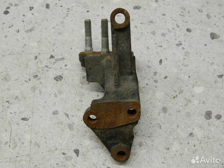 Кронштейн двигателя правый Kia Cerato LD 2004-2008