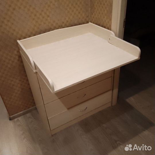 Пеленальный столик