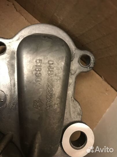 Помпа (насос водяной) 04892425аа