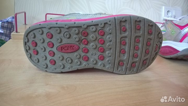 Кроссовки мвт