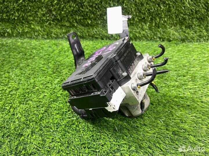 Блок abs Honda Fit GP1 LDA 2012