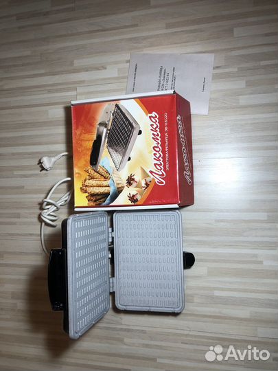 Электрическая вафельница