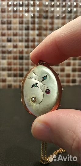 Кулон локет с цепочкой. Золото 56 пр