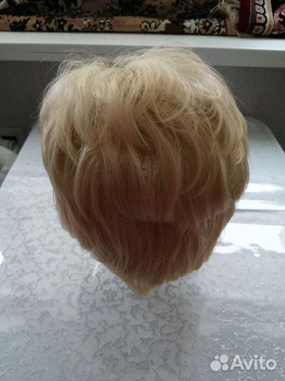 Парик светлый