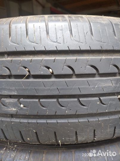Goodyear EfficientGrip SUV 4x4 215/60 R17