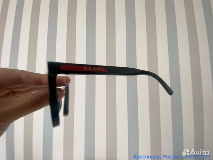 Очки солнцезащитные женские Prada
