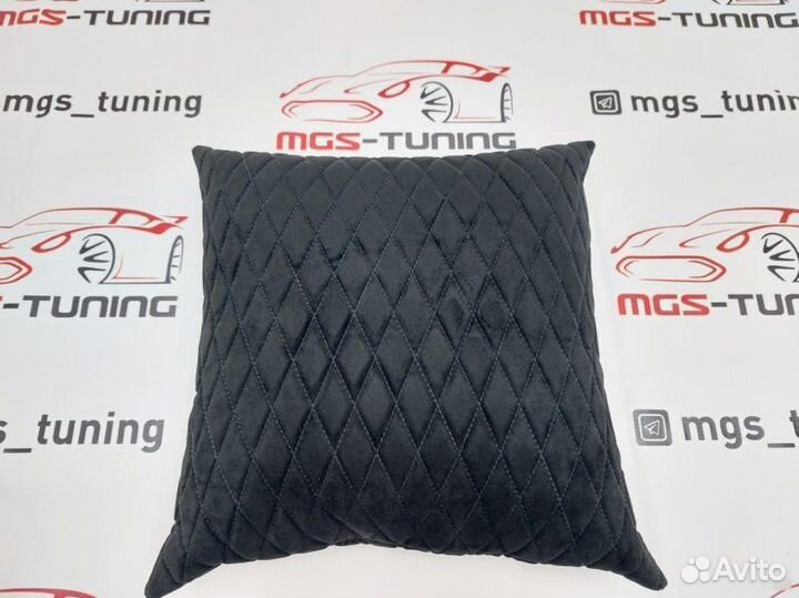 Квадратная подушка из замши 36/36 см