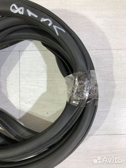 Уплотнитель двери задний левый volkswagen polo 5 1.6 мт седан