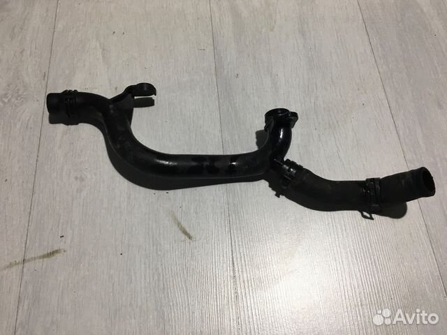 Патрубок системы охлаждения audi A4 b8