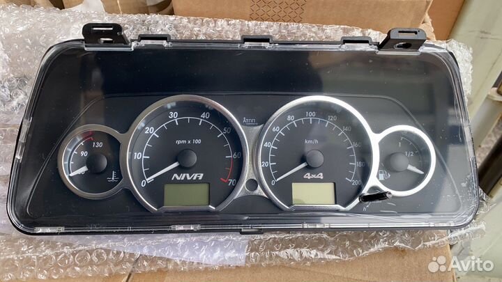 Комбинация приборов Нива 2123