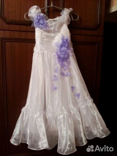 Нарядное платье