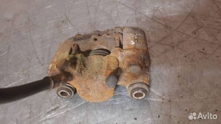 Суппорт тормозной задний правый Toyota 4773013020