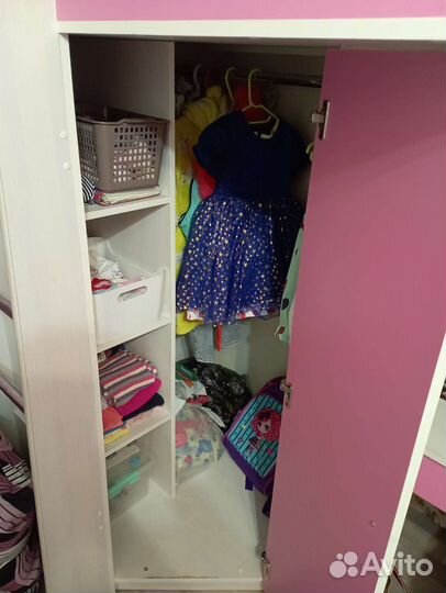 Детская кровать двухярусная со шкафом и столом