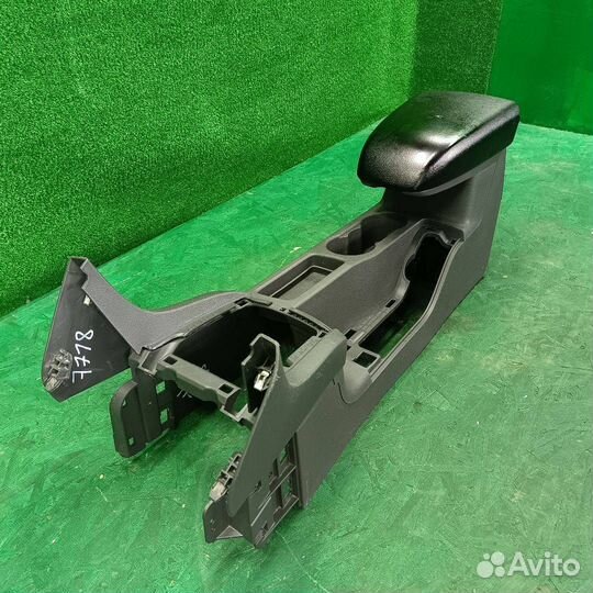 Консоль салона (центральная часть) Ford Focus 2