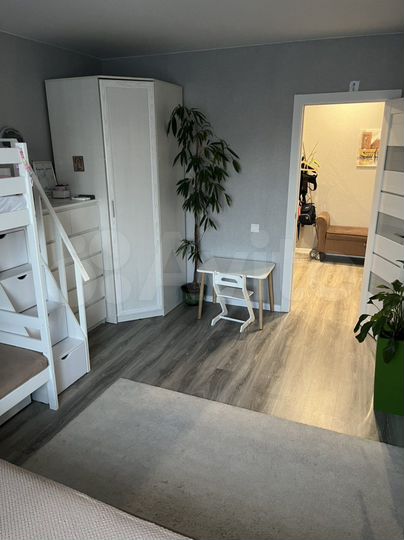 4-к. квартира, 90 м², 2/10 эт.