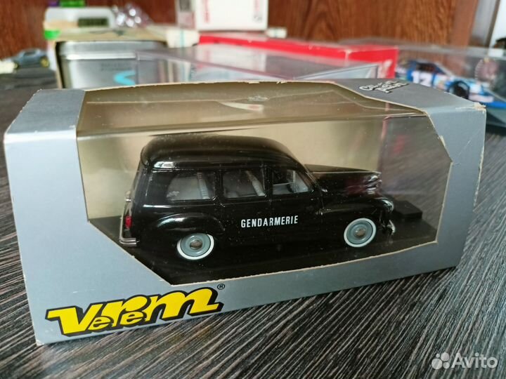 Peugeot 203 gendarmerie 1:43 verem