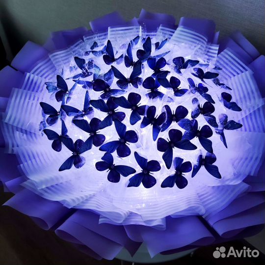 Букет с бабочками светящийся