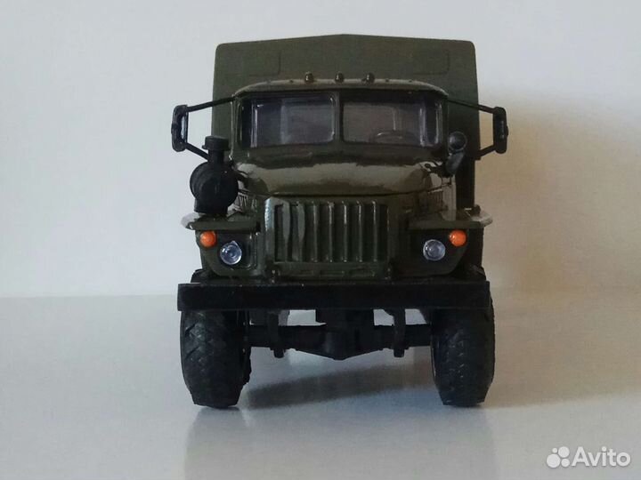 Урал 5557 4х4 двухосный тентованный