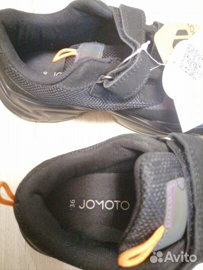 Продам кроссовки новые на мальчика