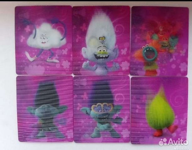 Переливающиеся карточки с троллями