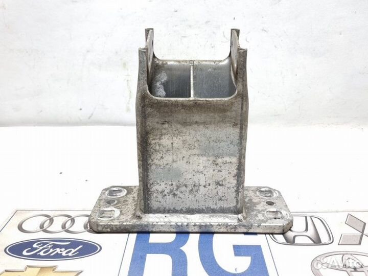 Крепление усилителя бампера переднее левое Bmw 5