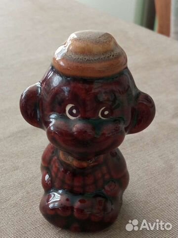 Фигурка - обезьянка в отличном состоянии