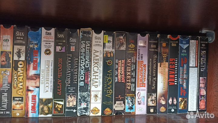 Видеокассеты с фильмами